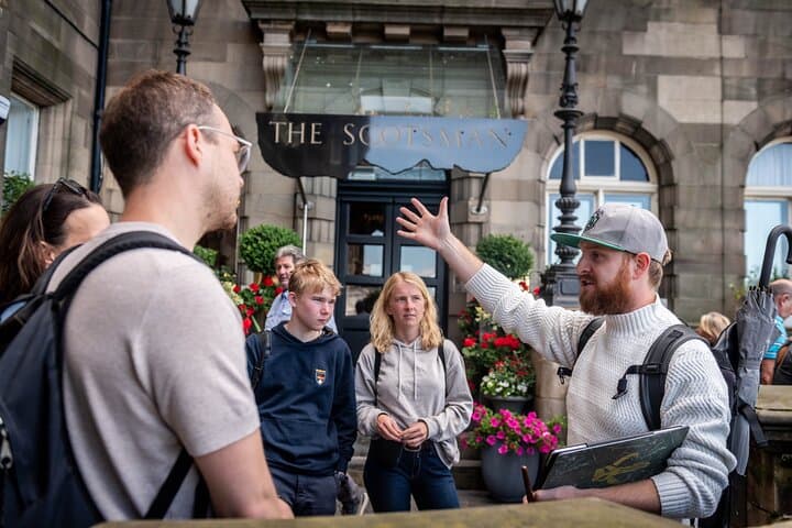 Guided Tour of Edinburgh's Old Town and Edinburgh Castle Entry