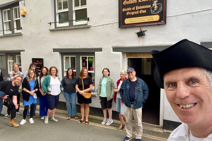 A quick stop on the tour for photo and a spooky tale
