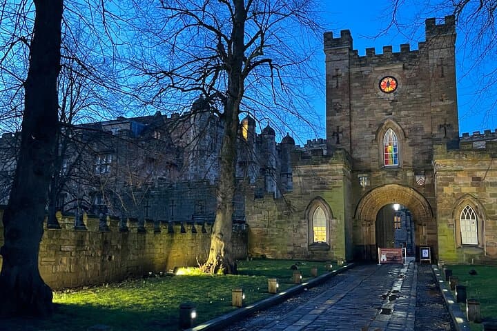 Pub and History Tour of Durham with Alcohol Tasting