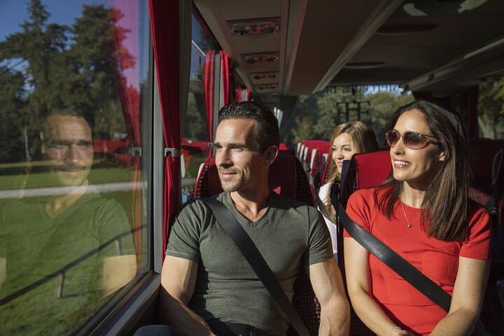 Leeds Castle, Canterbury Cathedral and Cliffs of Dover Day Trip