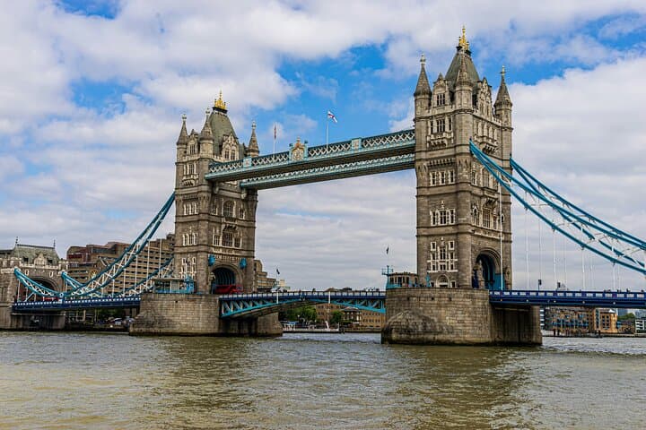 Walk London Like a Local: City, Thames & Southbank