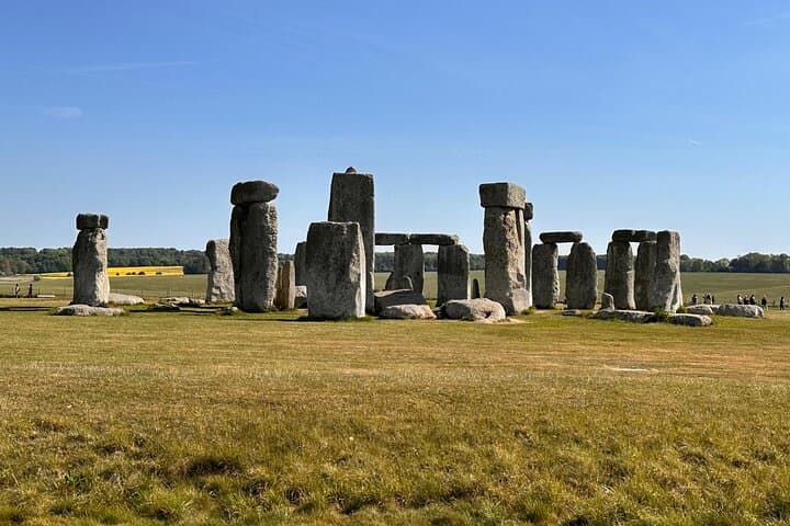 London to Stonehenge - Private Round-Trip with 75-Minute Stop