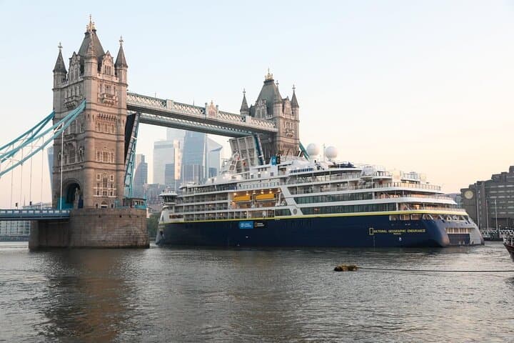 London to Southampton Cruise Port - Shared Shuttle Transfer