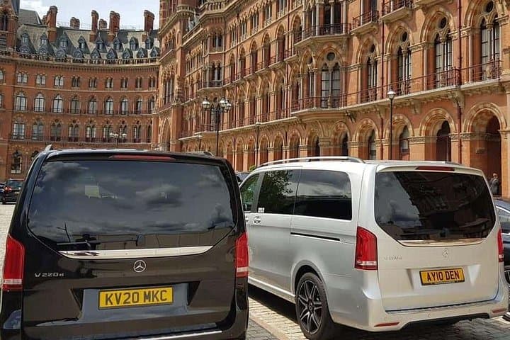 London or Heathrow To Stonehenge Return Private Transfer