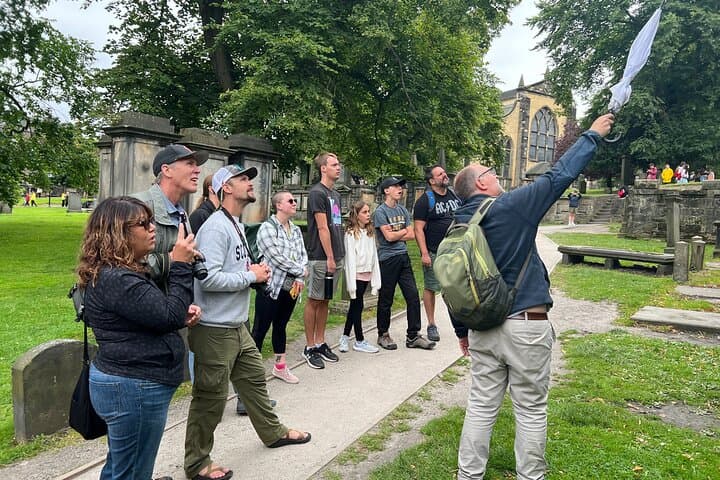Edinburgh Royal Mile and Old Town Small Group Walking Tour
