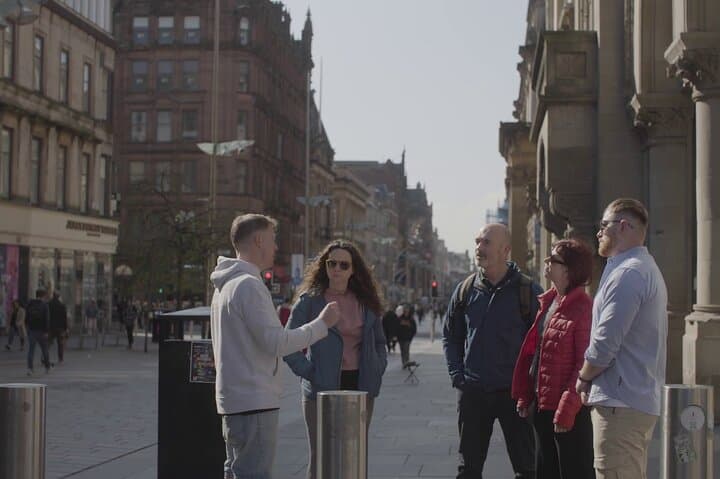 Gallus Pedals Glasgow Walking Tour guests ready to start their tour