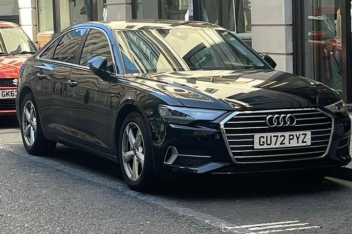 Audi A6 Suitable for 3 passengers and 3 medium cases
