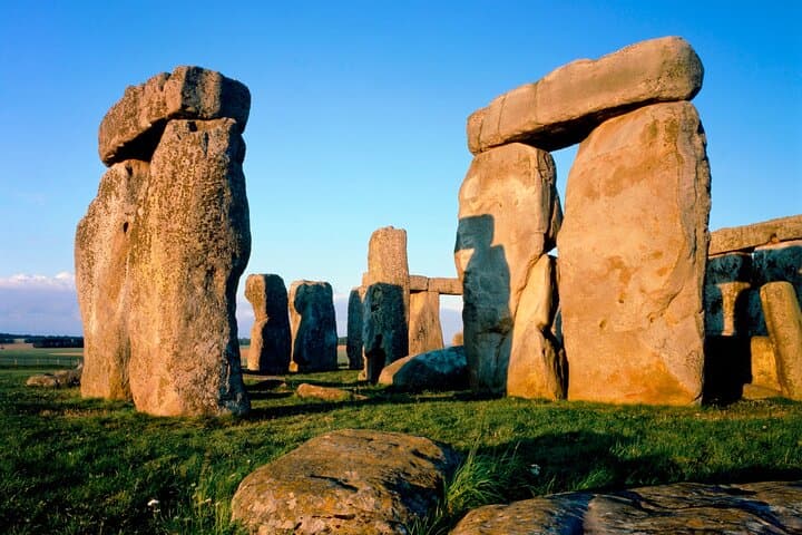 Windsor Castle, Stonehenge, and Oxford Day Trip from London