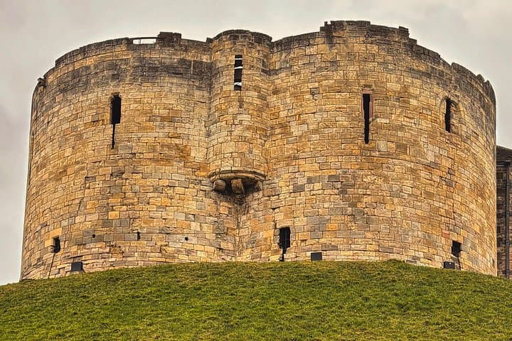 York’s Dark Journey: A Self-Guided Tour of its Medieval Horrors