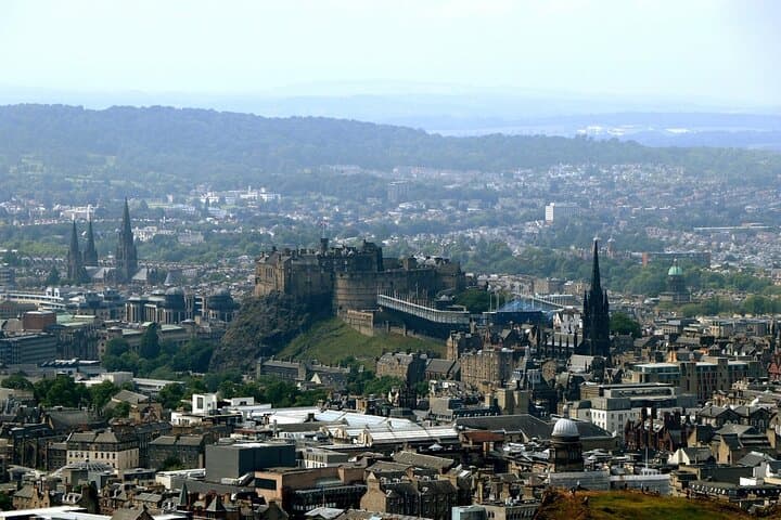 Private Airport Transfer and Edinburgh Highlights Tour