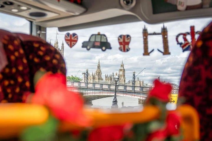 London: Afternoon Tea Bus Tour with Prosecco & London Eye Option