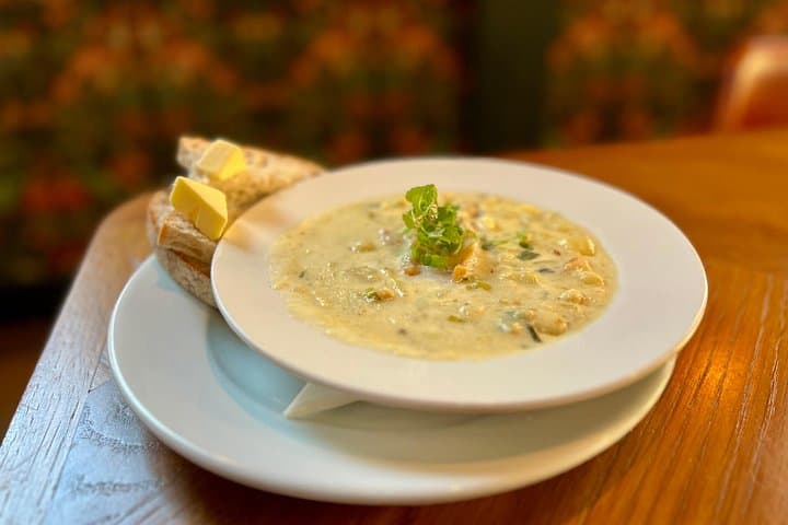 Glasgow West End Food Tour: 7 Tastings, Scotch & Local Stories