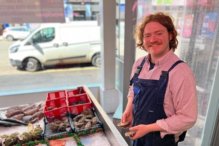 Glasgow West End Food Tour: 7 Tastings, Scotch & Local Stories