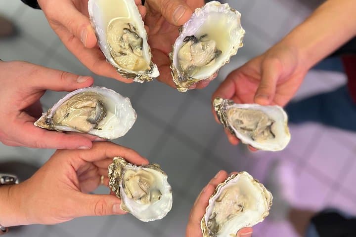 Glasgow West End Food Tour: 7 Tastings, Scotch & Local Stories