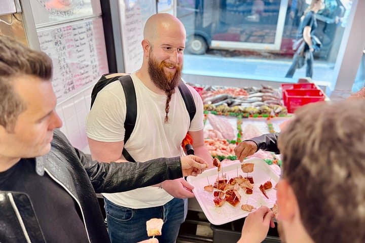 Glasgow West End Food Tour: 7 Tastings, Scotch & Local Stories