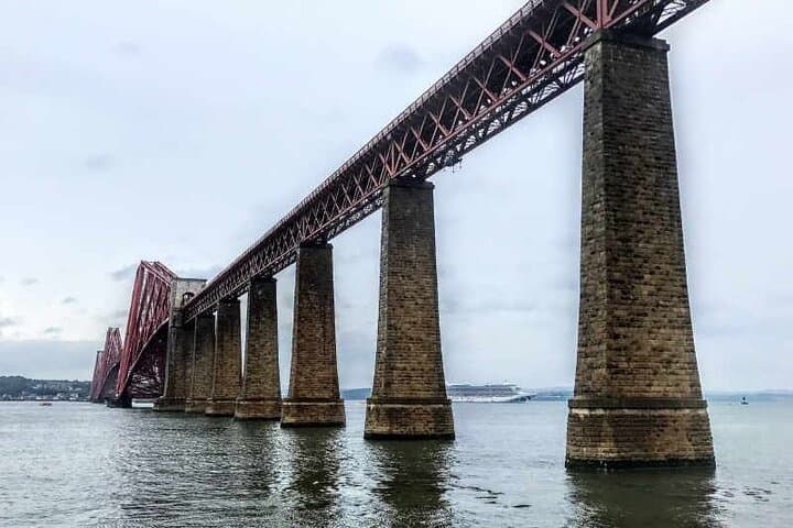 Edinburgh Shore Excursion: Culross, Stirling Castle & Kelpies