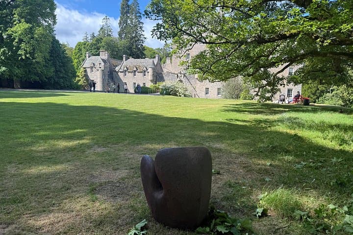 Very comfy chair i castle grounds