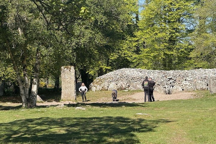 Touch this stone go back in time outlander.