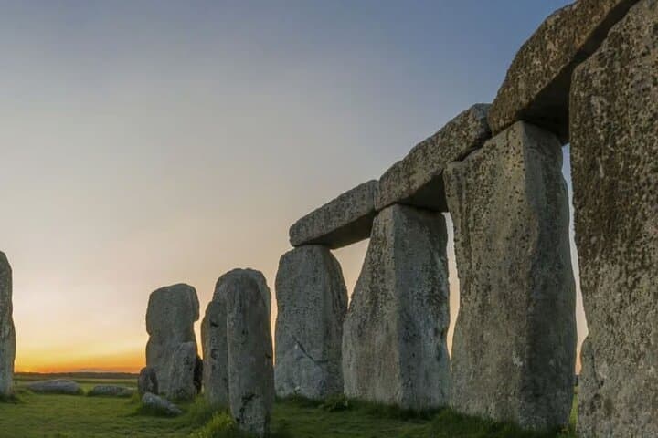 Explore Stonehenge 6 Hour Tour By Van & Entry Ticket