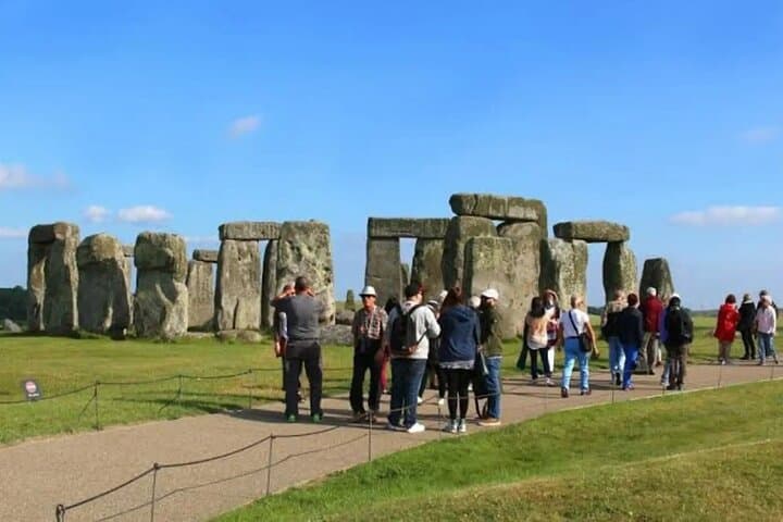 Explore Stonehenge 6 Hour Tour By Van & Entry Ticket