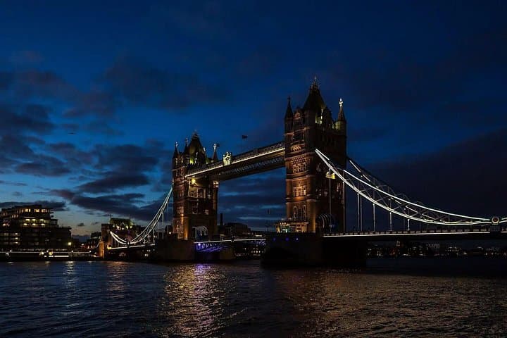 London Bridges Night Time Light Private Minivan Tour