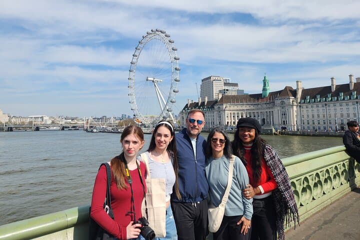 Exciting Half Day Walking Tour - See All London Sites