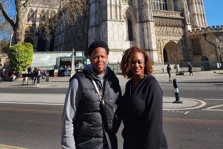 Exciting Half Day Walking Tour - See All London Sites