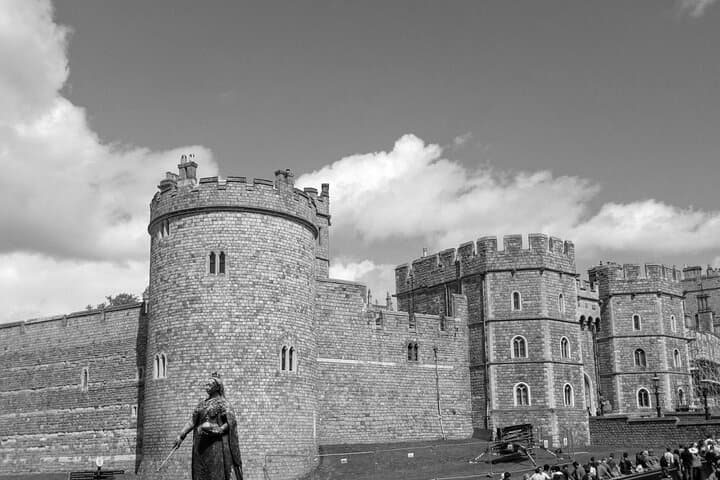 Heathrow Airport to Southampton VIA Windsor Castle