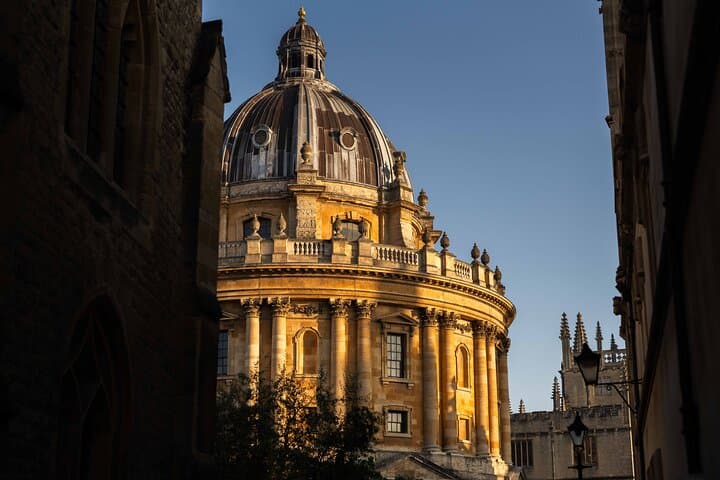 Private | Oxford Tour by Alumni™ & Punt + optional New College