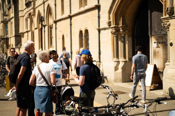 Oxford University Tour by Alumni™ & Punt + optional New College