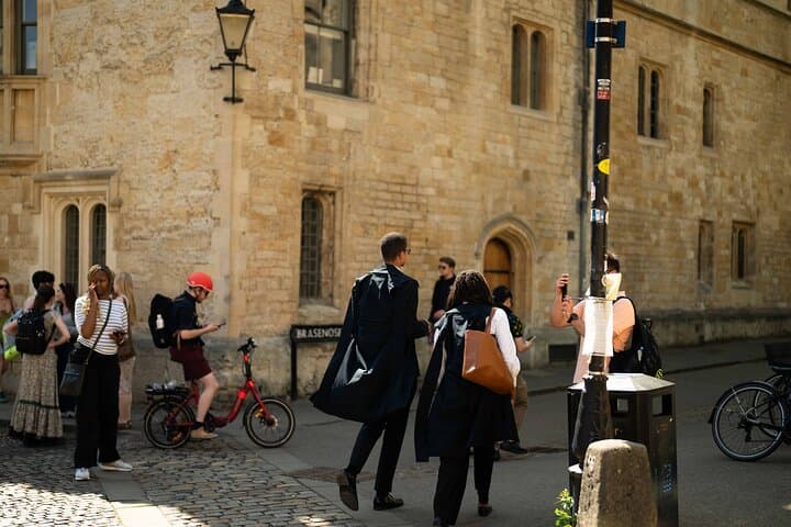 Private | Oxford Tour by Alumni™ with optional New College