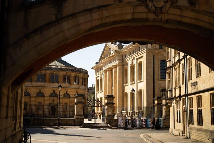 Oxford University Tour by Alumni™ with optional New College