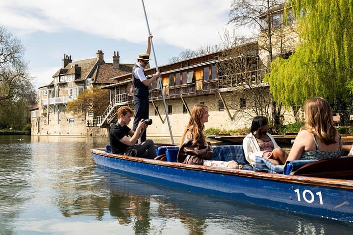 Private | Cambridge Tour by Alumni™ & Punt + optional King's
