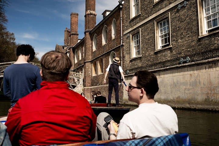 Private | Cambridge University Colleges Guided Punting Tour
