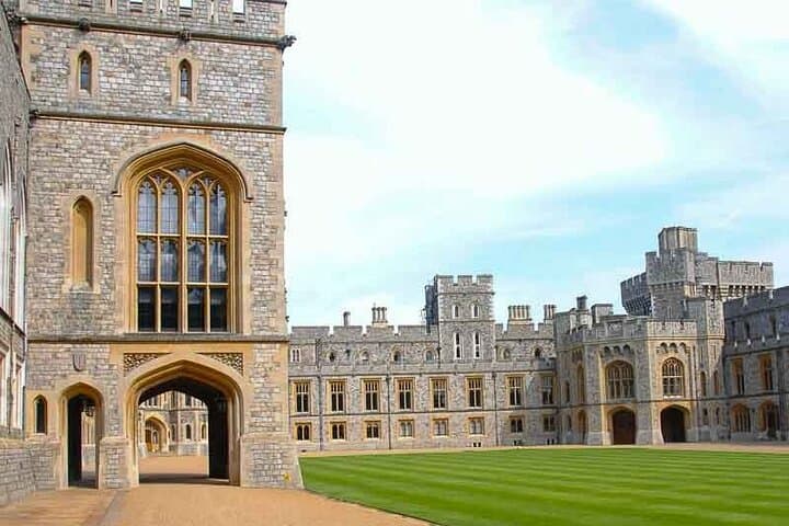 Windsor Castle and Tower of London Tour Including Entry Tickets