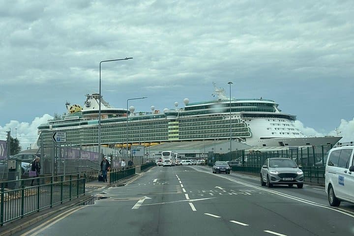 London to Southampton Cruise Port - Private or Shared Transfer