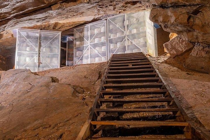 Cheddar Gorge 1 Day Private Sightseeing from Southampton Cruise