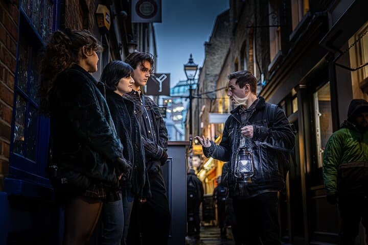 Jack the Ripper: Night Murder Mystery Walking Tour in London