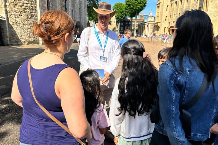 Tower of London and Tower Bridge Guided Family Tour for Kids