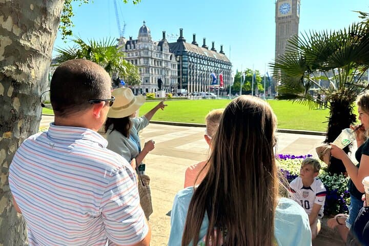 Family Walking Tour of Westminster Abbey & London’s Best Sights