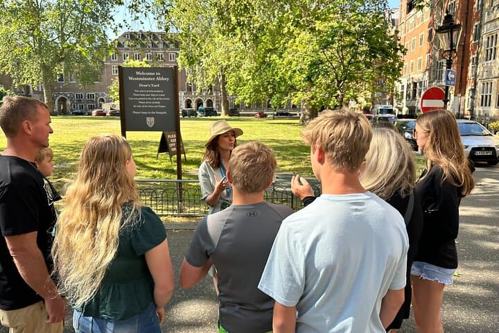 Family Walking Tour of Westminster Abbey & London’s Best Sights