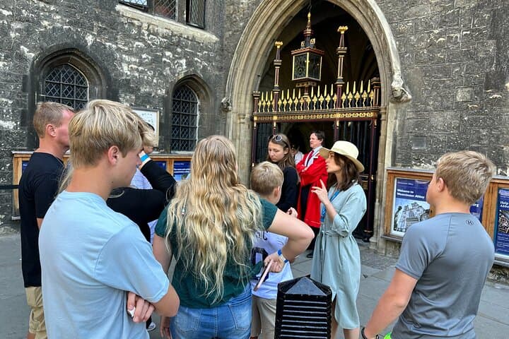 Family Walking Tour of Westminster Abbey & London’s Best Sights