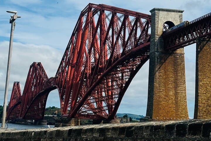 Edinburgh City 4-Hour Private Guided Taxi Tour Experience
