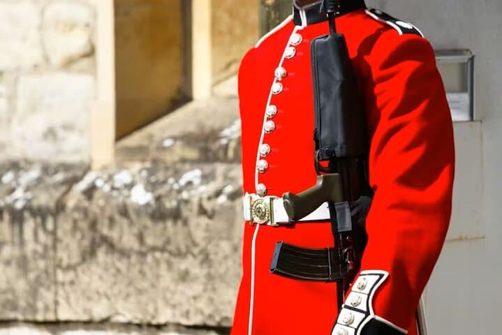 Tower of London and Crown Jewels private guided tour