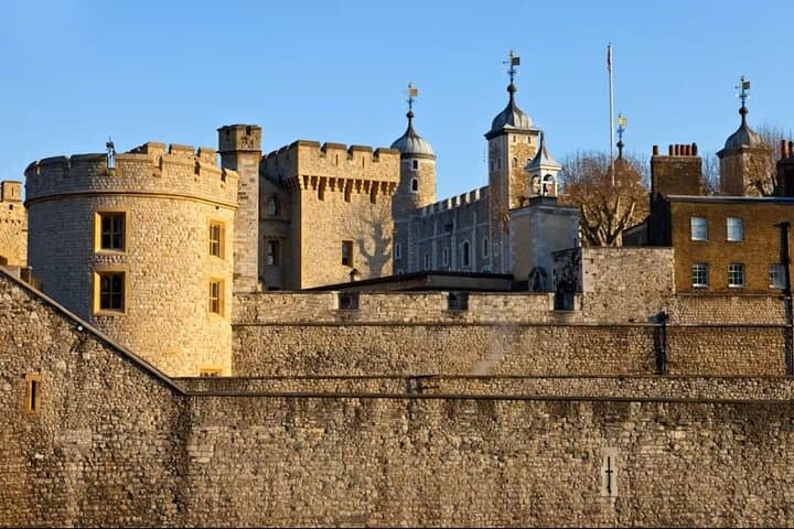 Tower of London and Crown Jewels private guided tour