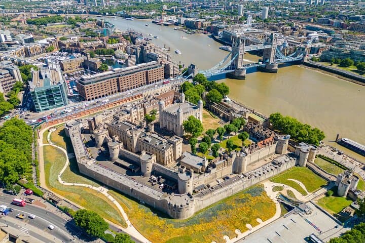 Tower of London Tickets with Thames River Cruise Ride
