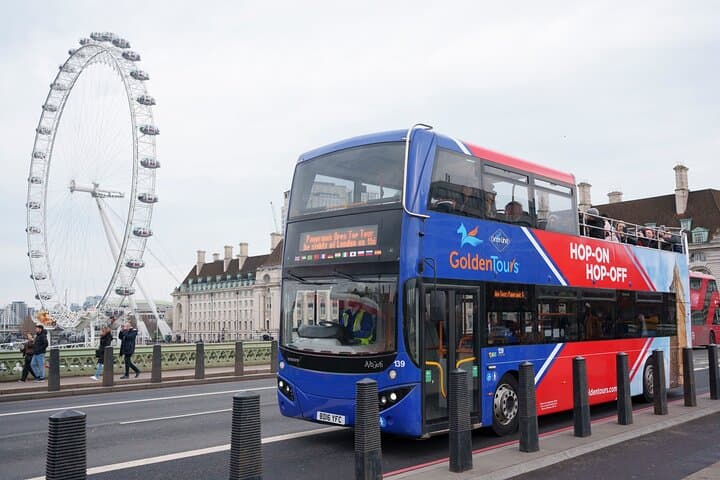 Buckingham Palace Entrance and Open Top Bus Tour London