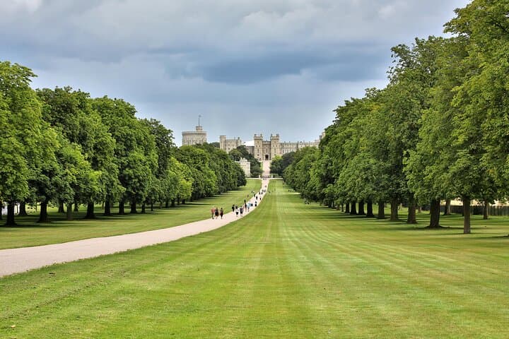 Windsor, Eton, and Stonehenge Day Tour