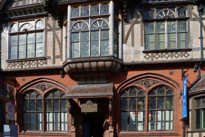 London to Canterbury Leeds Castle and Dover Private Day Trip