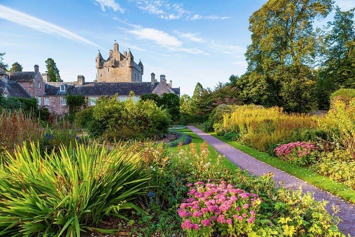 From Inverness: Cawdor Castle, Cairngorms and Highland Coos